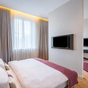 Potsdamer Platz By Leonardo Otel