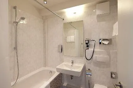 B&B Hotel Berlin-Mitte Almanya