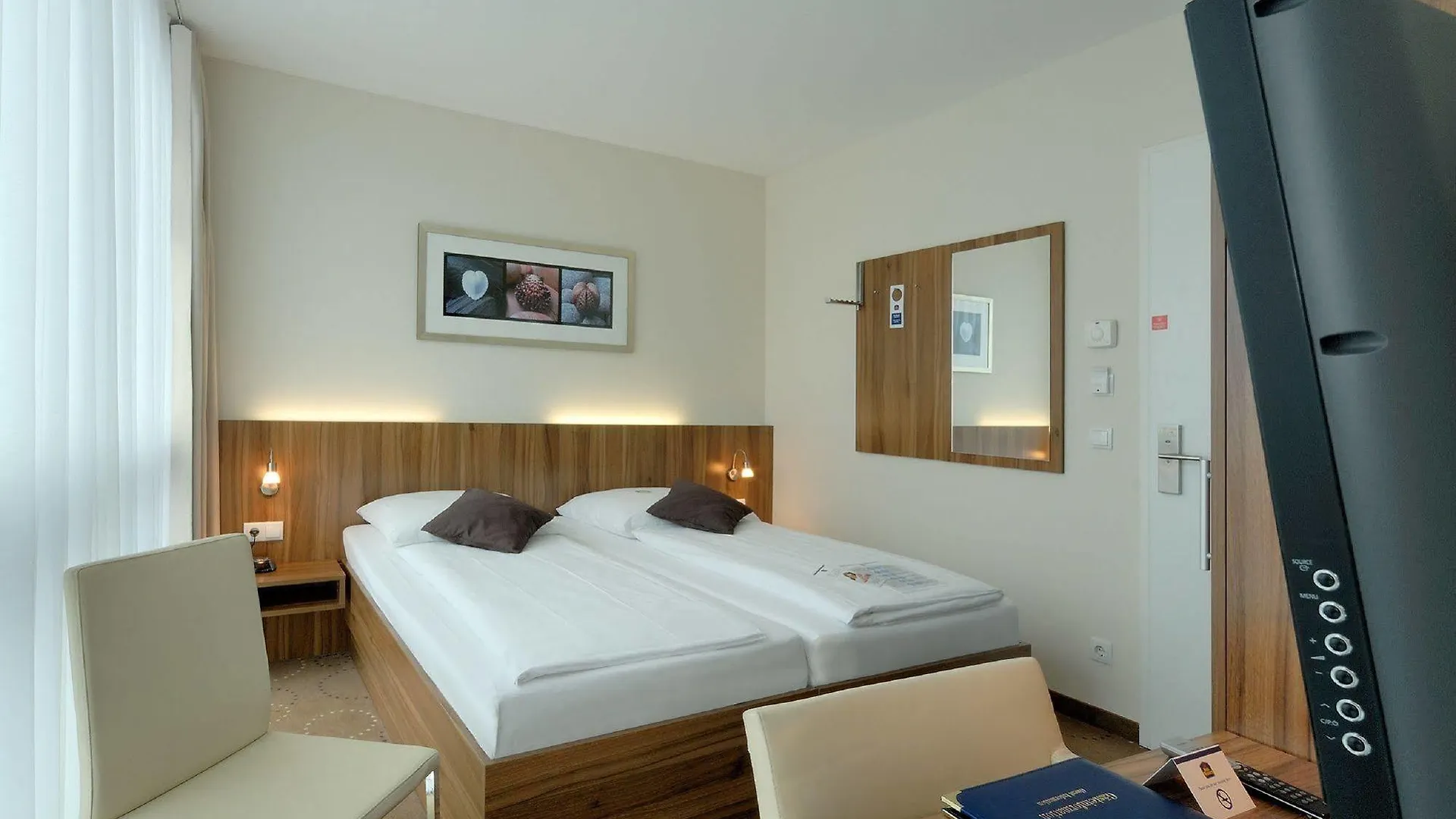 B&B Hotel Berlin-Mitte Almanya